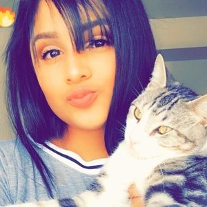 Meet your Posher, Steffany